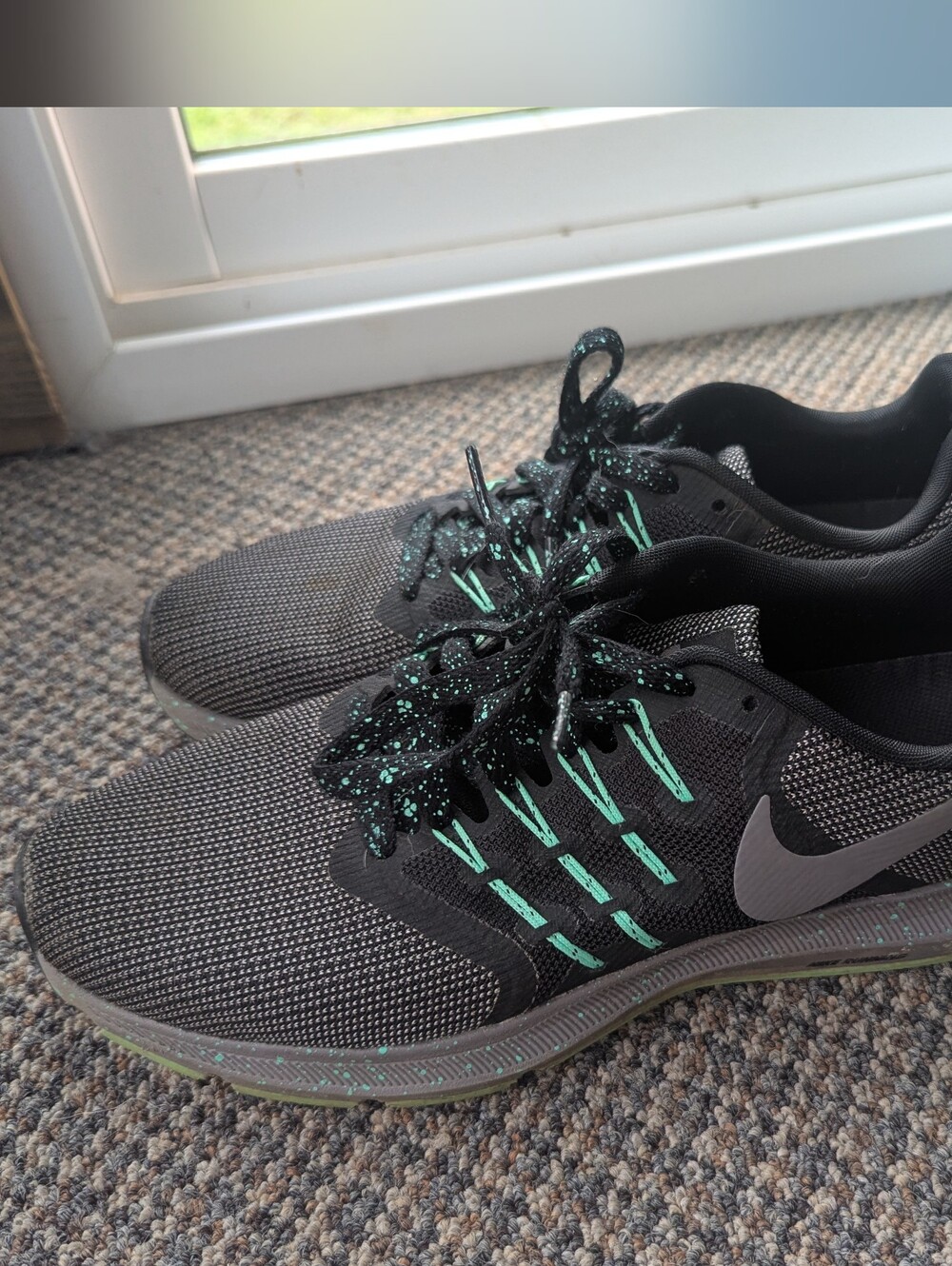 Nike Black & Teal Running Shoes